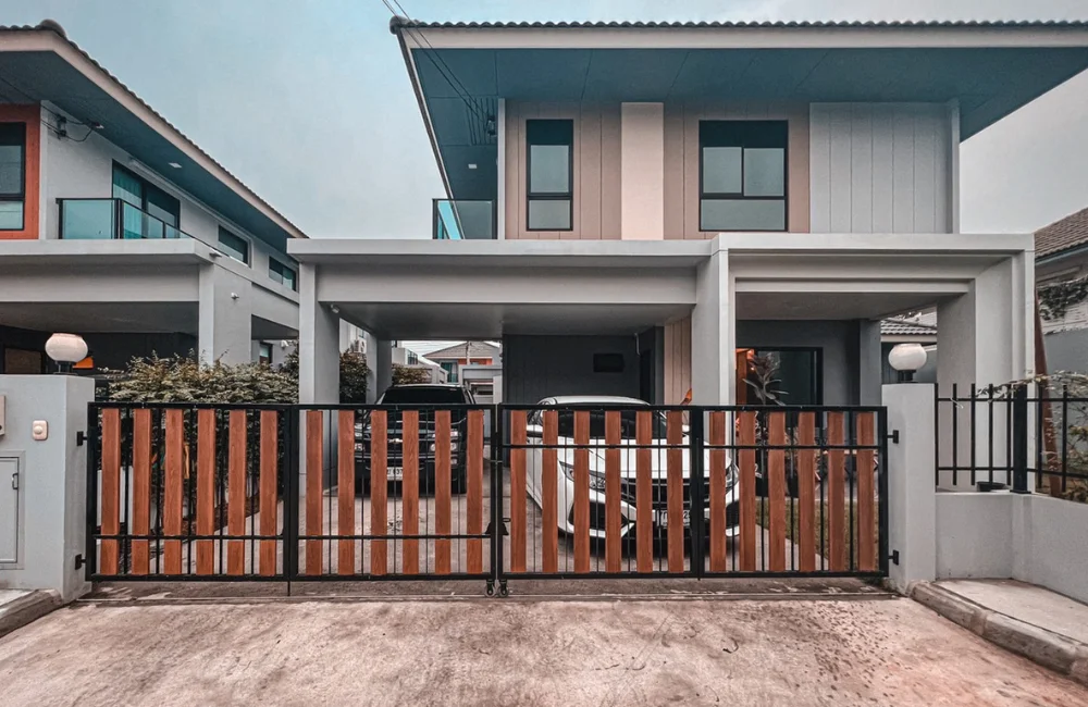 ประตูรั้วบ้านเหล็กแบบรางเลื่อน